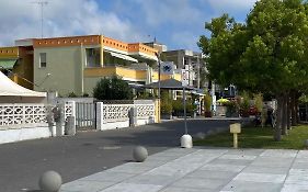 Casa Vacanze Torre Dell Orso Piazza 100M Dal Mare
